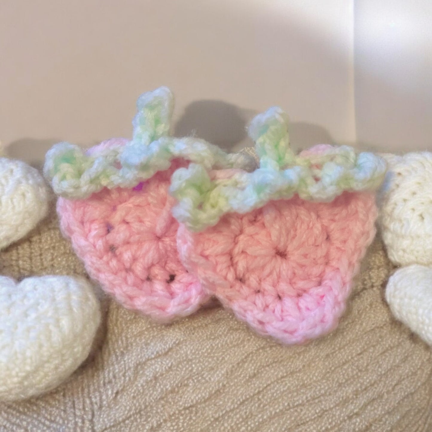 Strawberry appliqués - set of 6