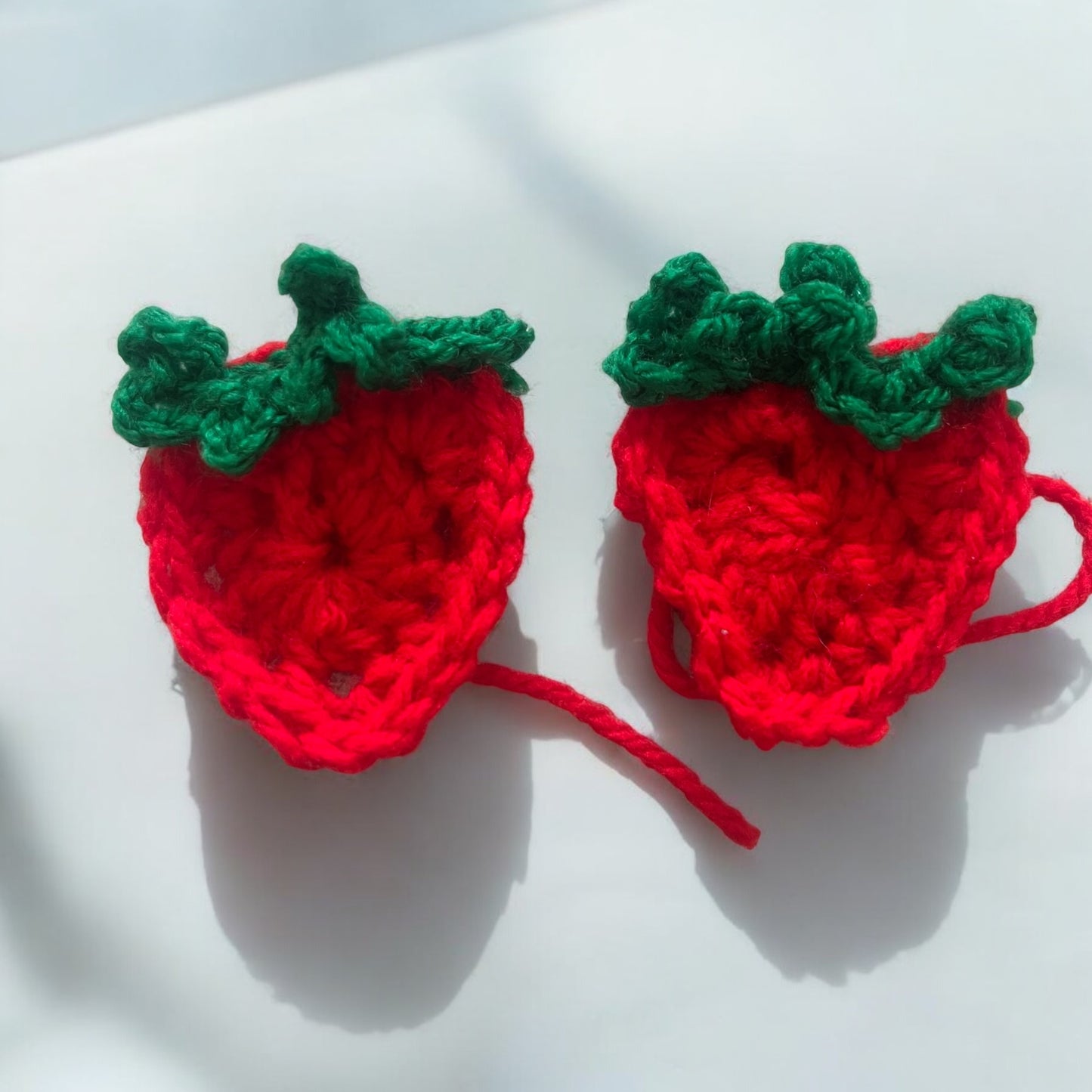 Strawberry appliqués - set of 6