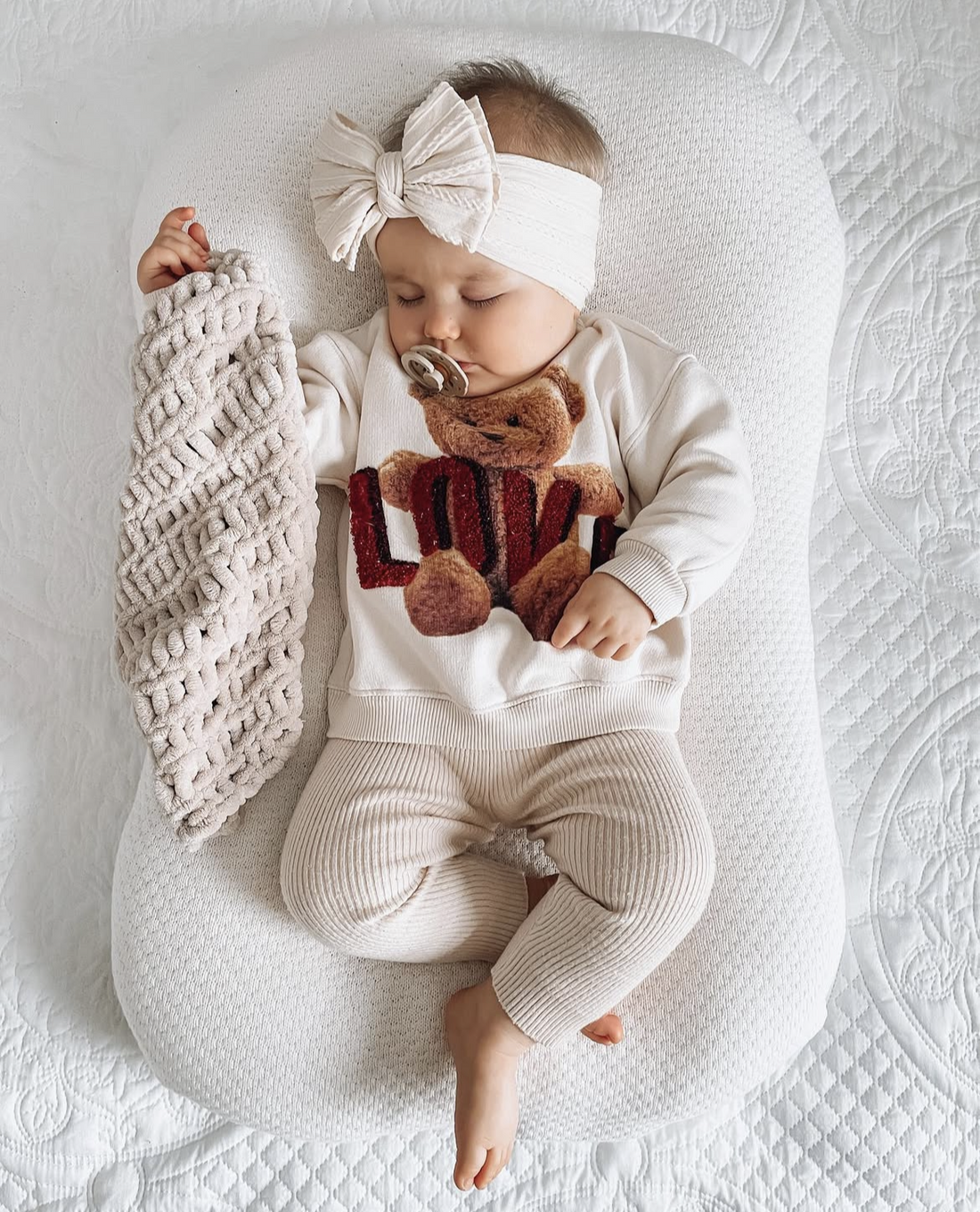 How to Introduce a Comforter to Your Baby (Without Bedtime Drama)