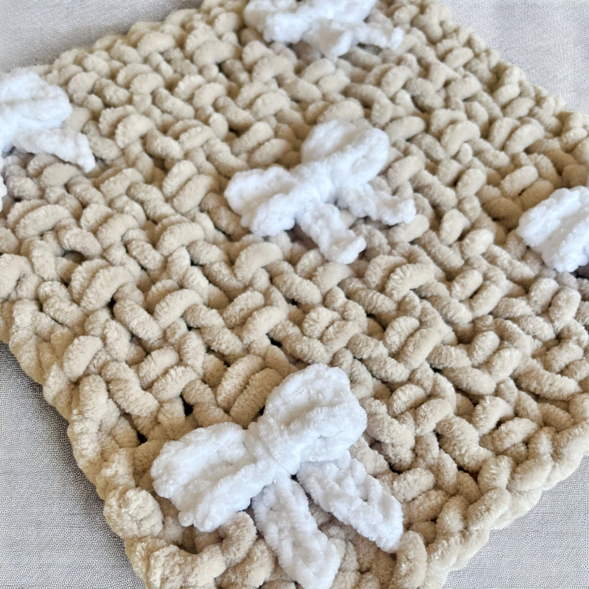 Bow Appliqué Chenille Baby Comforter | Snuggle Square